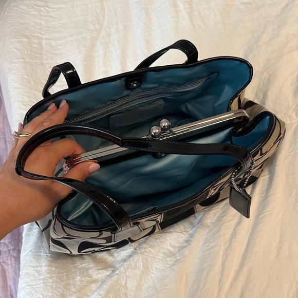 Stylish Black and Gray Women's Tote Bag - Picture 2 of 3